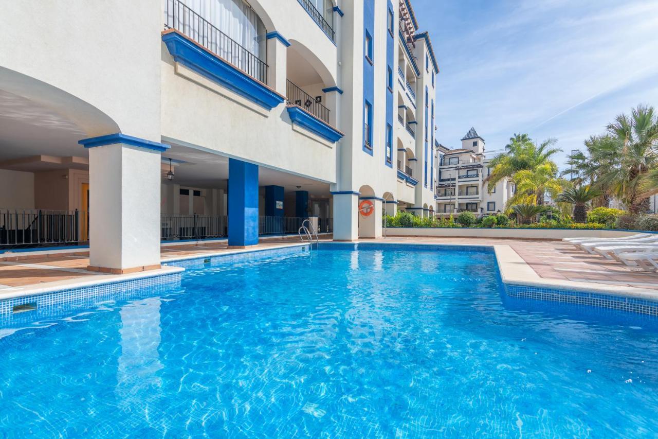 Marina Iv By H Apartment *